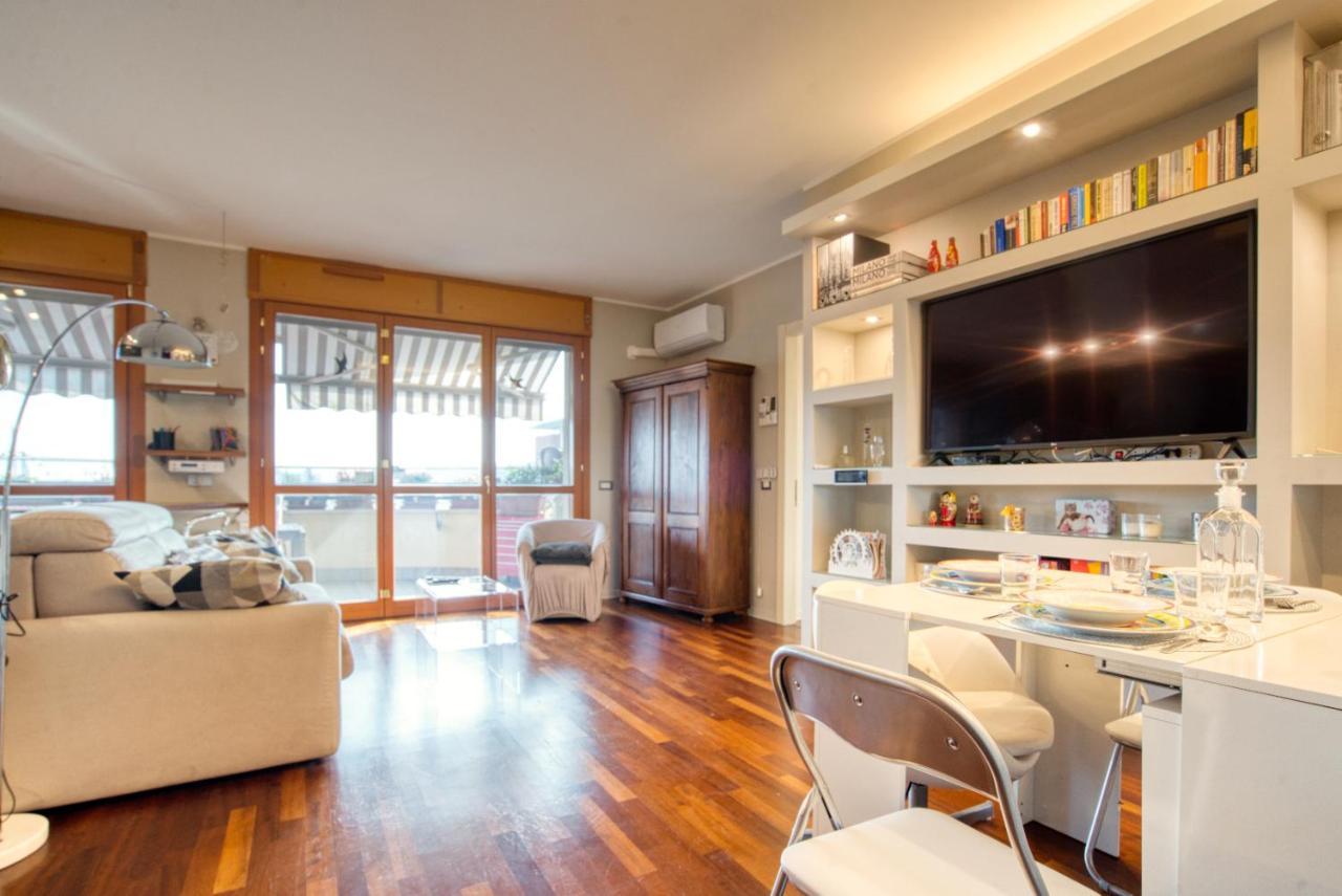 Caseospitali - Casa Di Bibi, Colorato Ed Elegante Bilocale Vicino Al Naviglio Martesana Per 4 ヴィモドローネ エクステリア 写真